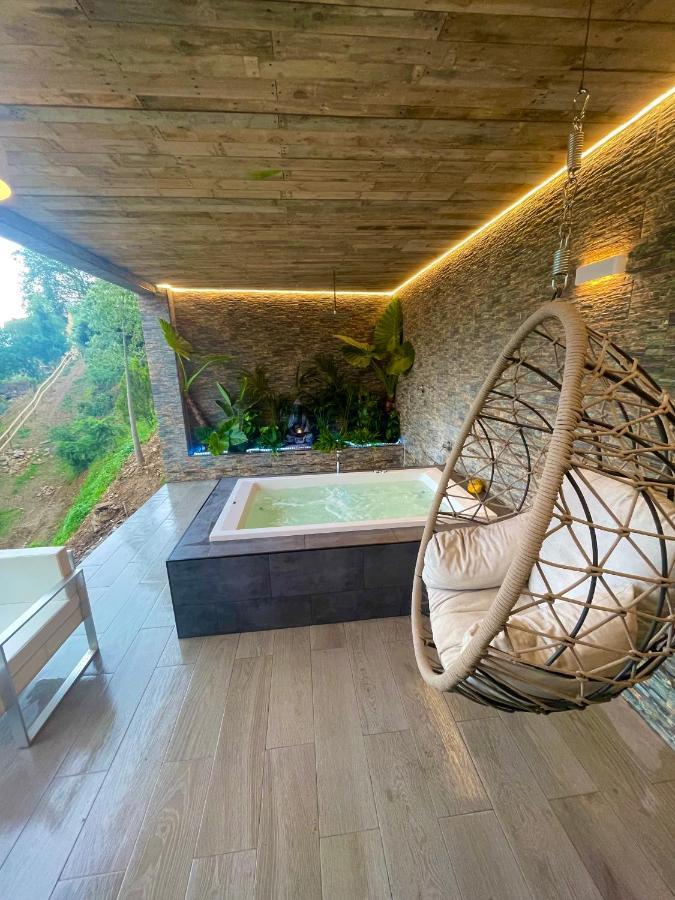 Hotel Petit Mirador Torrelles De Llobregat Esterno foto