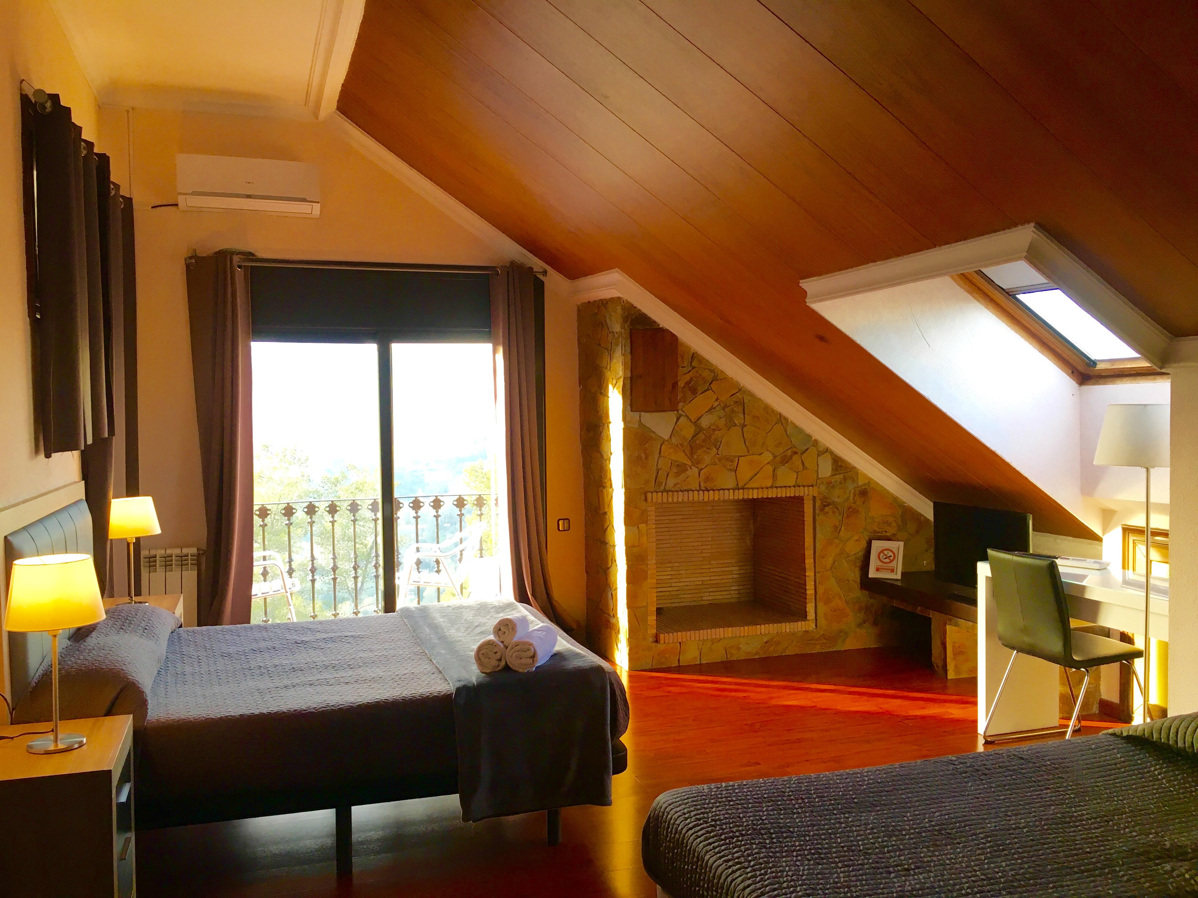 Hotel Petit Mirador Torrelles De Llobregat Esterno foto