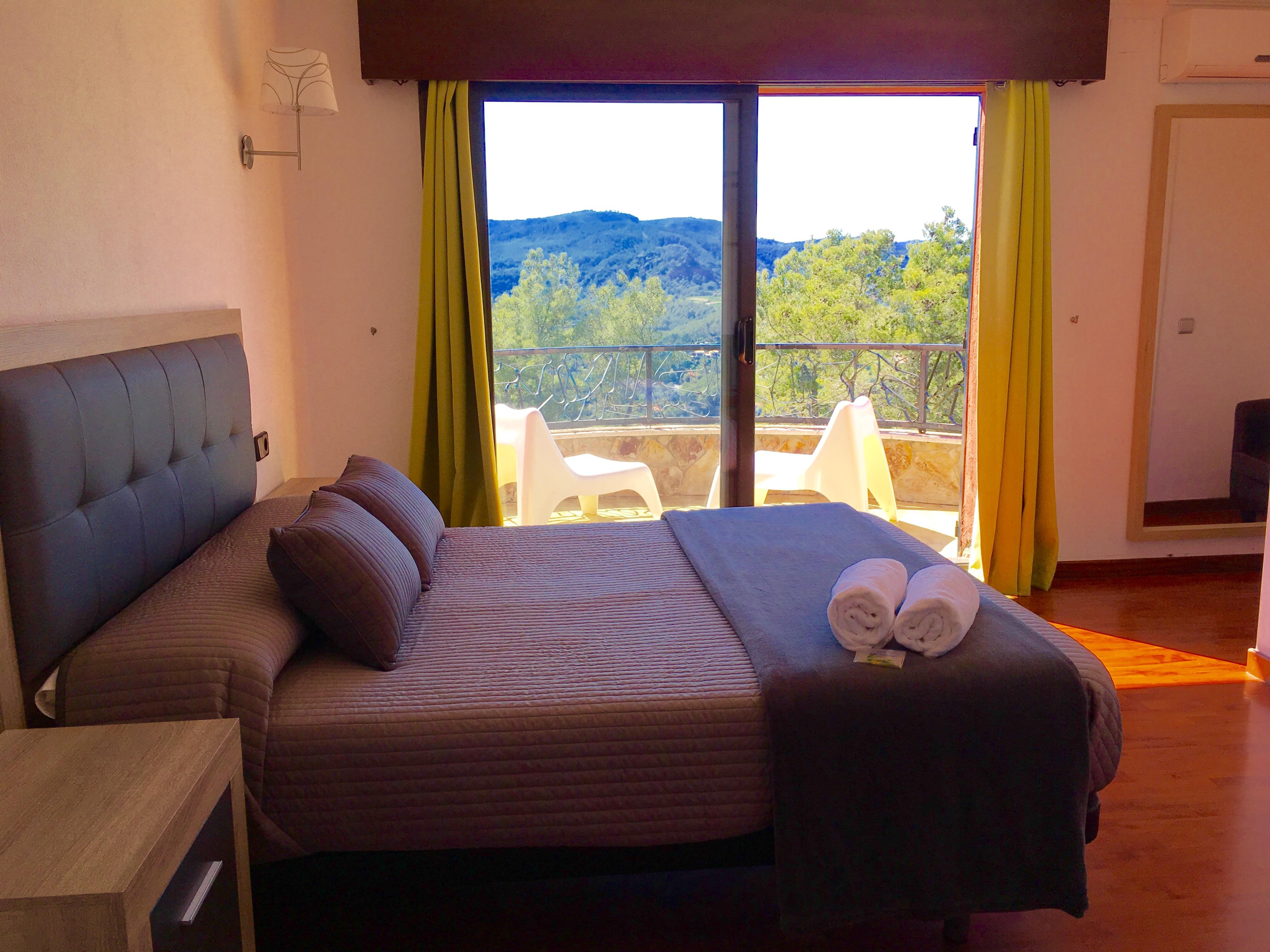 Hotel Petit Mirador Torrelles De Llobregat Esterno foto