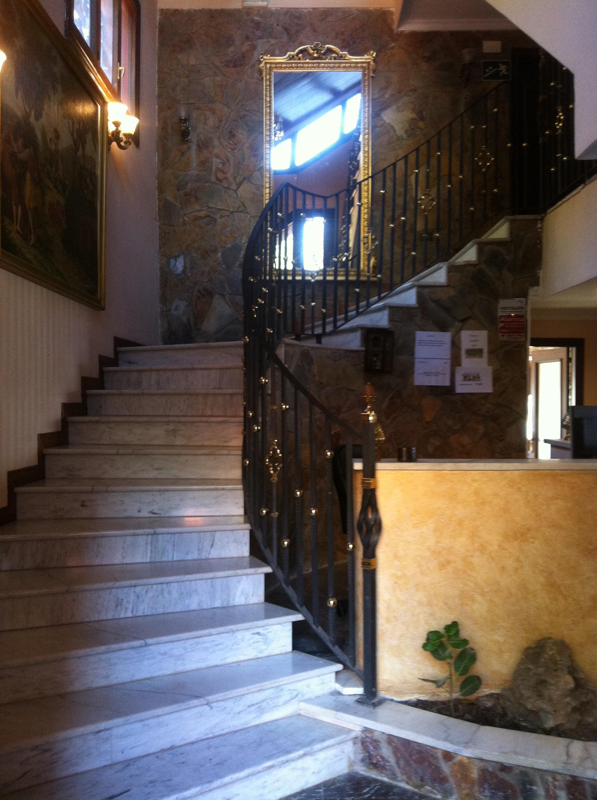 Hotel Petit Mirador Torrelles De Llobregat Esterno foto