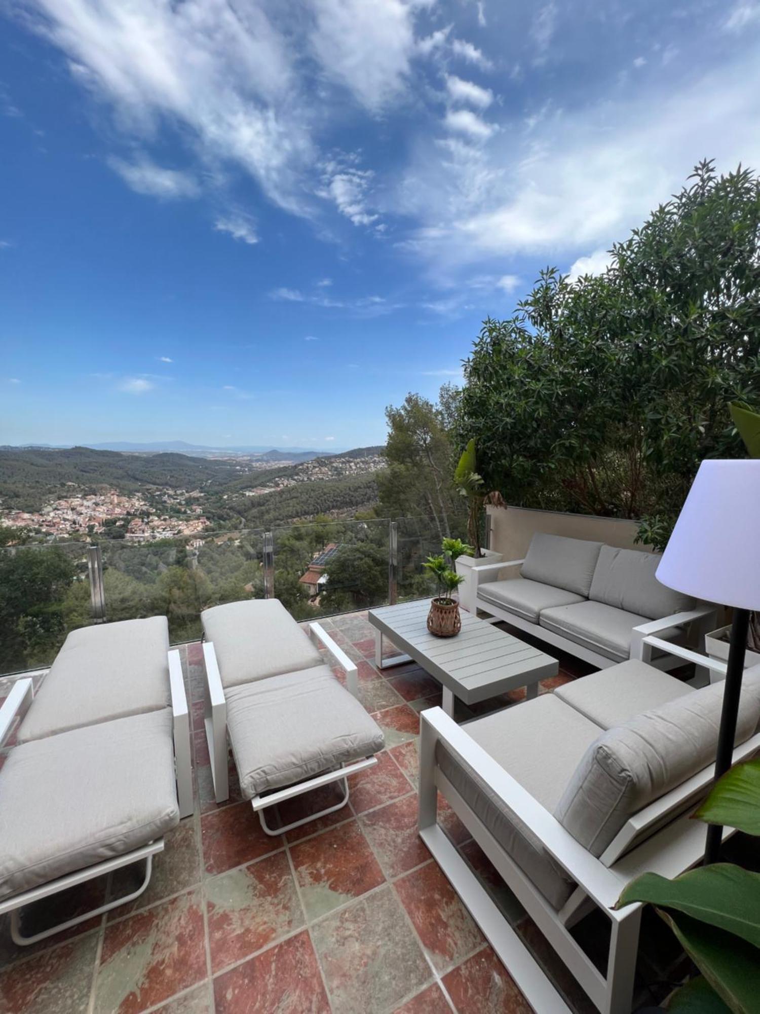 Hotel Petit Mirador Torrelles De Llobregat Esterno foto